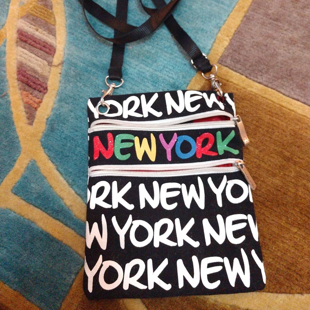 Robin Ruth NY Purse 👛